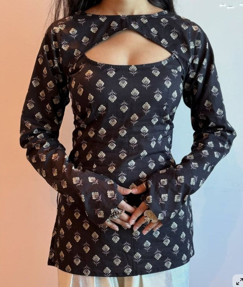 Women`s Black Printed Keyhole Neck Short Kurti