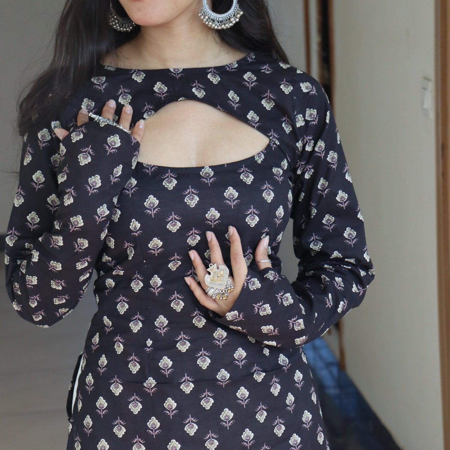 Women`s Black Printed Keyhole Neck Short Kurti
