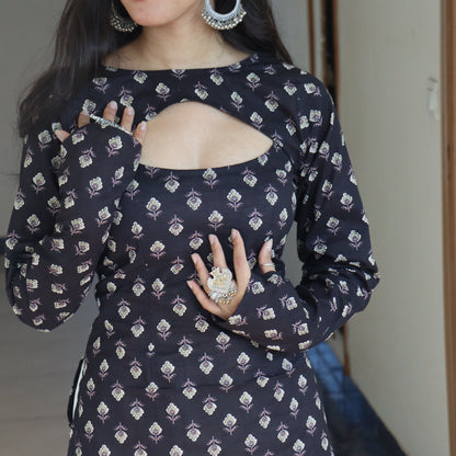 Women`s Black Printed Keyhole Neck Short Kurti