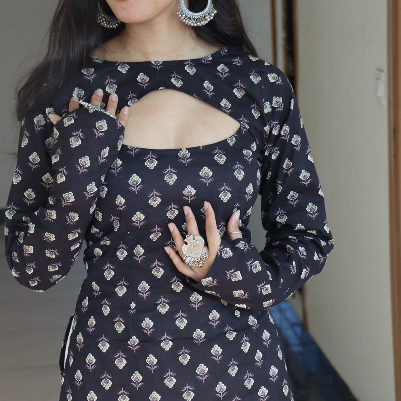 Women`s Black Printed Keyhole Neck Short Kurti