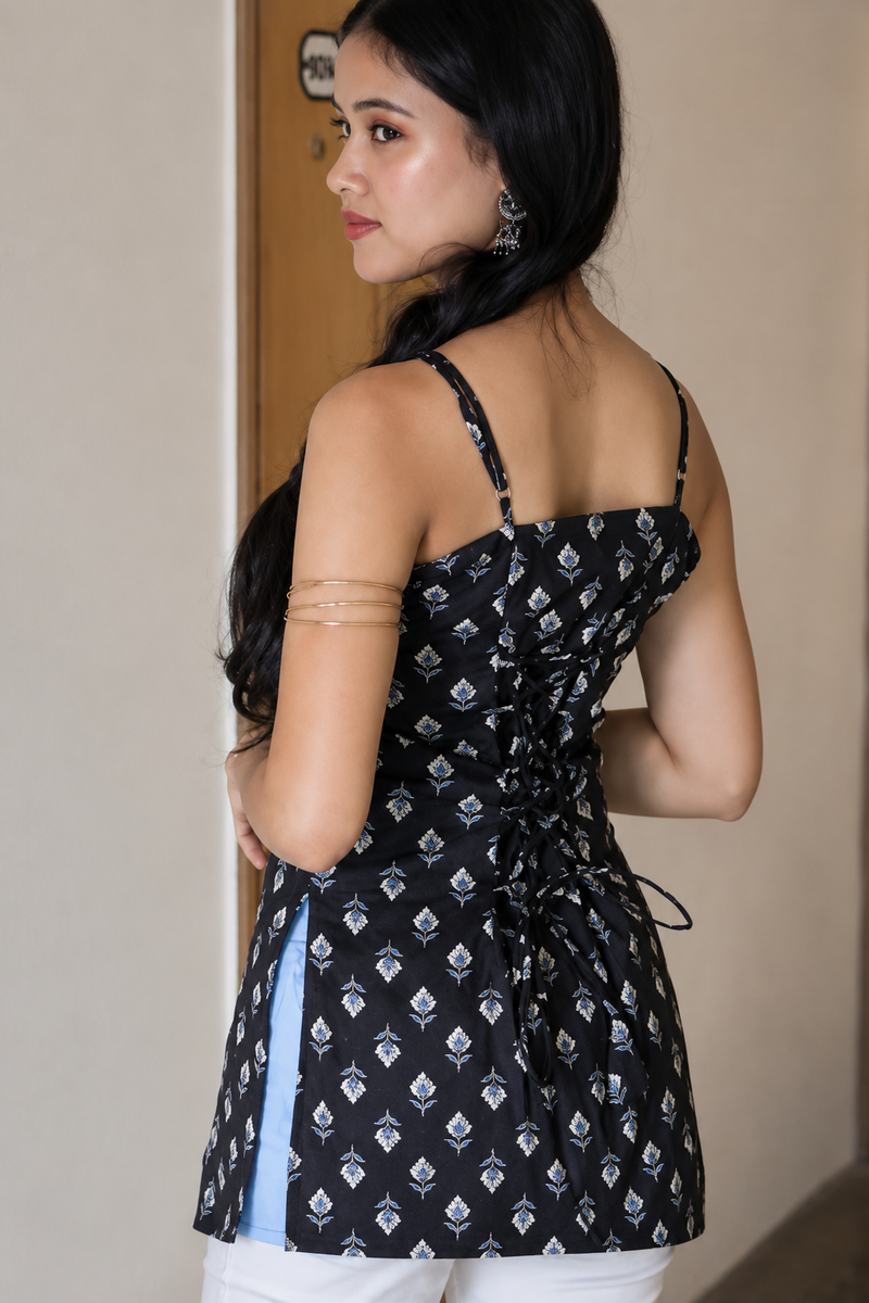 Women`s Black Printed Keyhole Neck Short Kurti