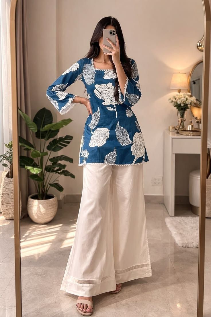 Women`s Blue Botanical Print Square Neck Short Kurti
